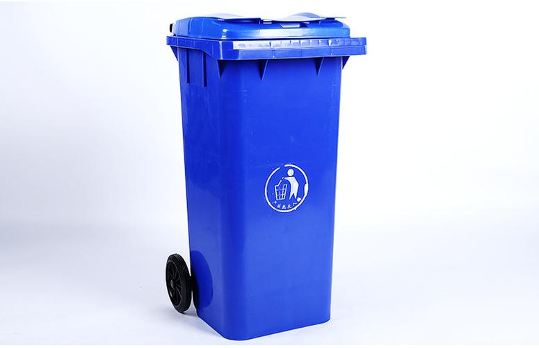 厂家热销蓝色100l户外垃圾桶 小区挂车桶环卫环保塑料桶批发